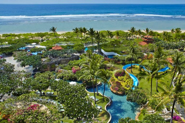 Tuin en zwembad bij Grand Hyatt Bali in Nusa Dua